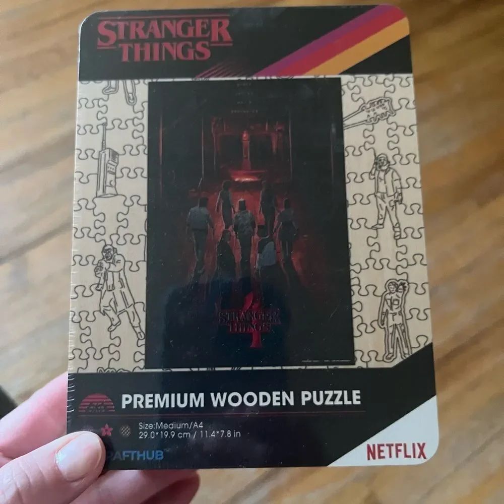 Netflix Stranger Things Premium Wooden Puzzle - INTO THE UNKNOWN